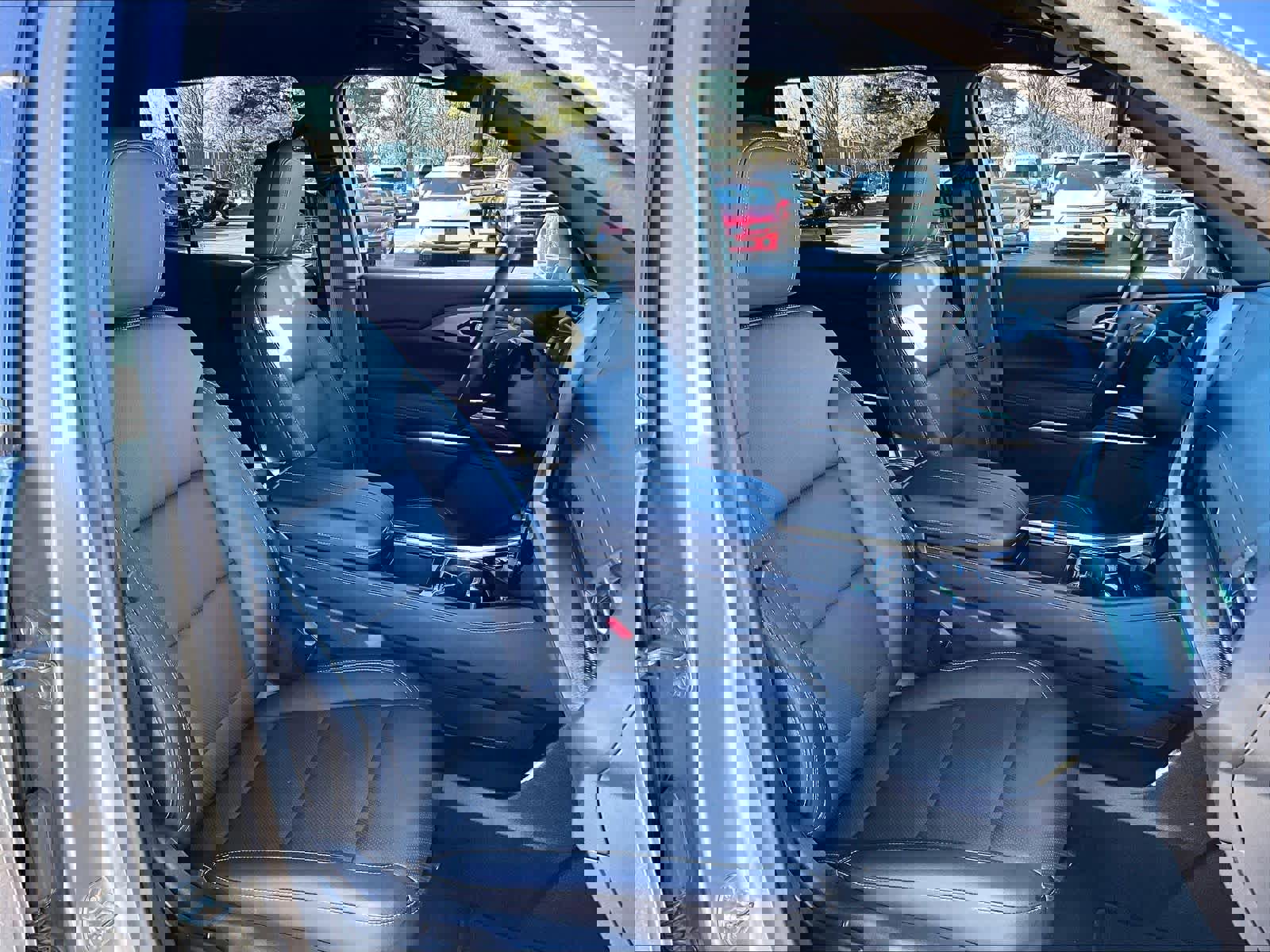 Used 2025 Chevrolet Traverse LT image 11