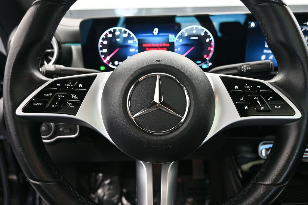 Used 2025 Mercedes-Benz CLA 250 4MATIC image 29