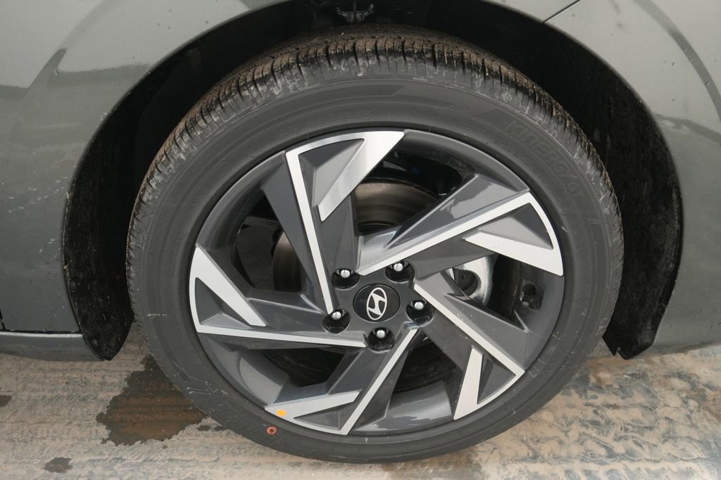New 2026 Hyundai Elantra Limited image 10