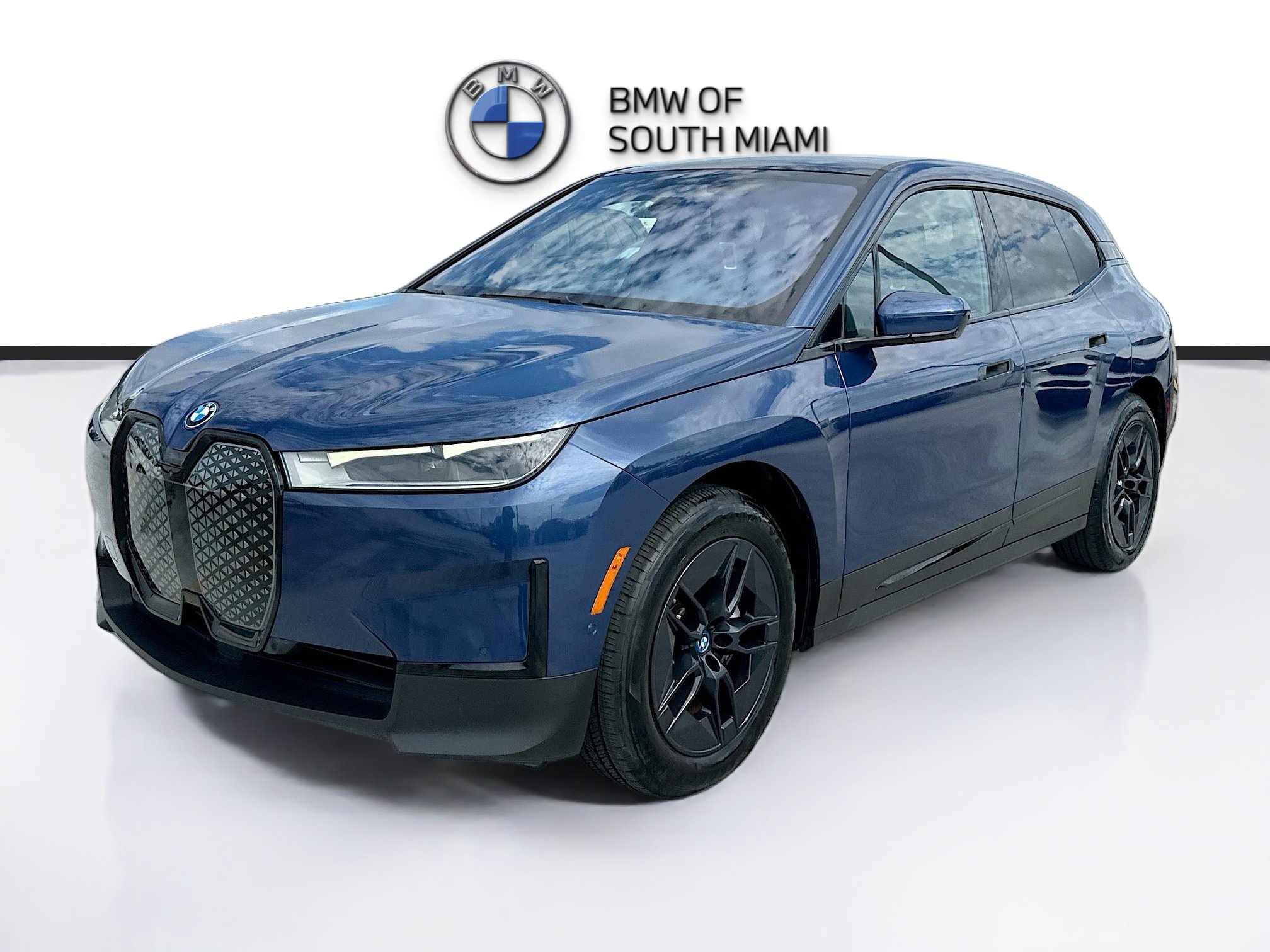 Certified 2023 BMW iX xDrive50 w/ Convenience Package AWD/4WD image 3