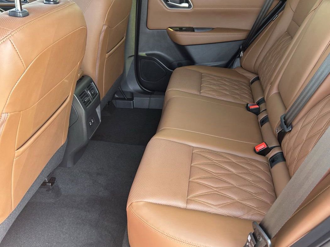 New 2026 Nissan Rogue Platinum image 14