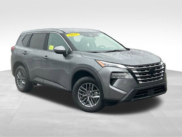 Used 2026 Nissan Rogue SV image 2