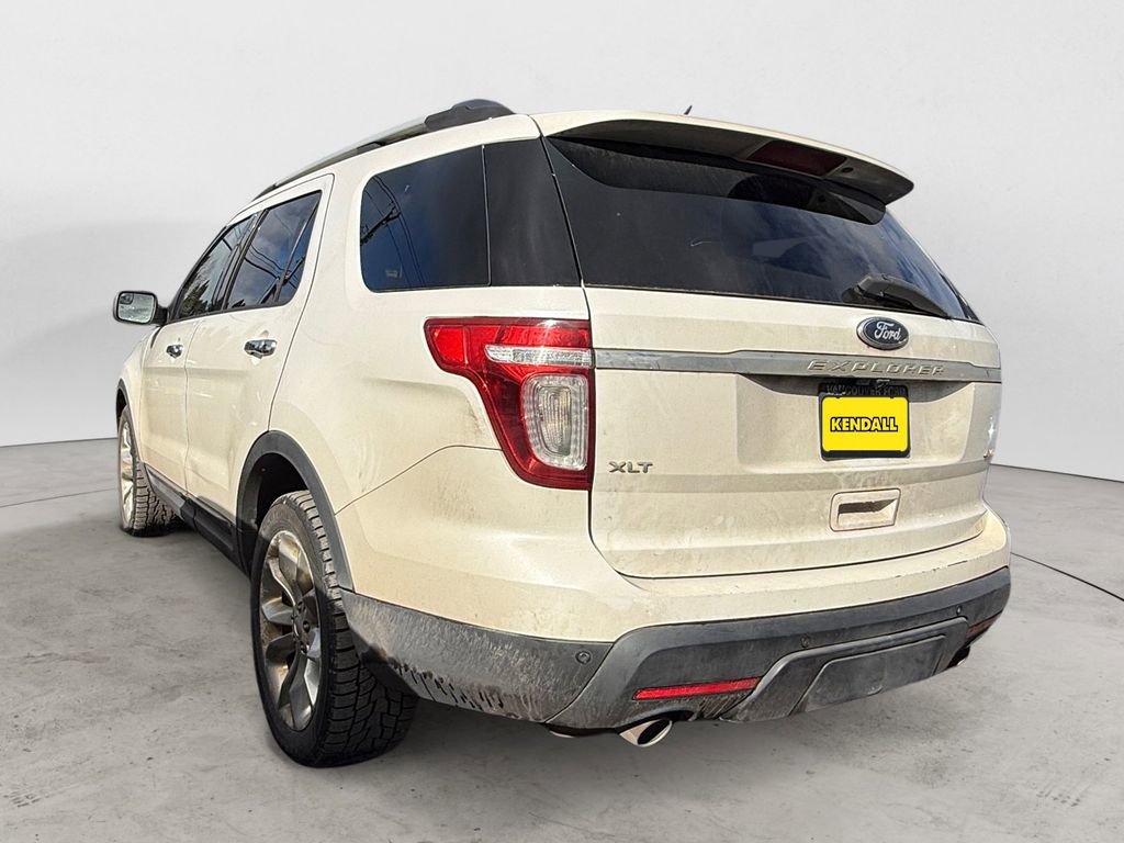 Used 2014 Ford Explorer XLT w/ Equipment Group 202A AWD/4WD image 2