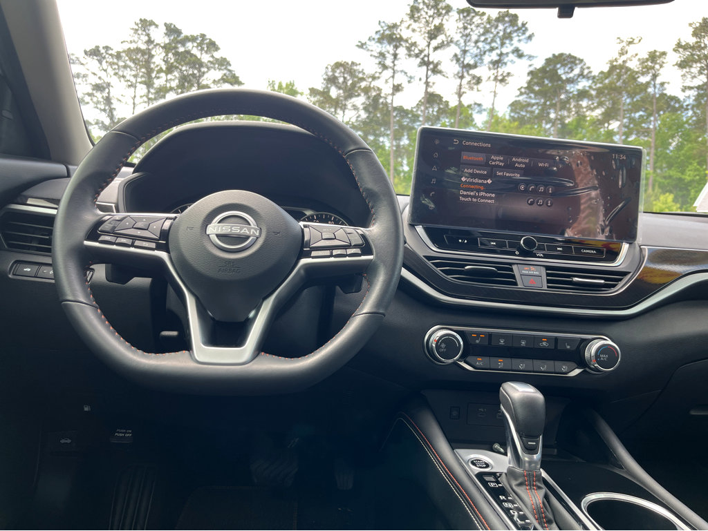 Used 2024 Nissan Altima 2.0 SR image 2