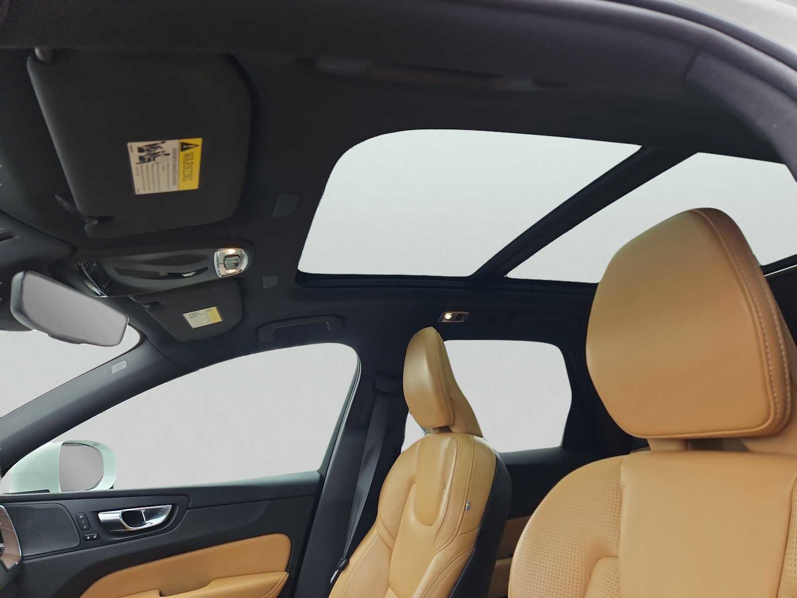 Used 2021 Volvo XC60 T5 Inscription w/ Protection Package Premier image 15