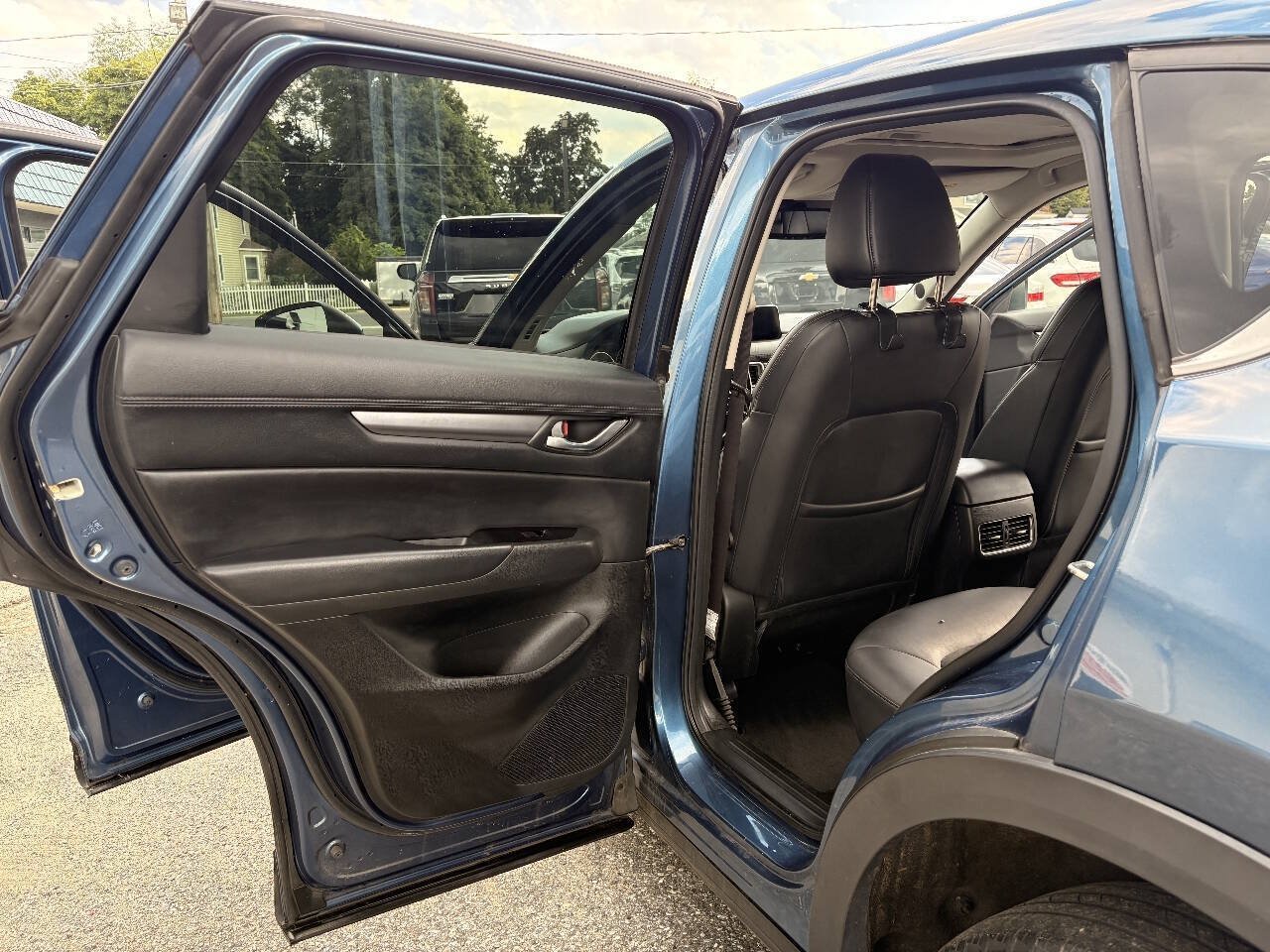 Used 2017 MAZDA CX-5 Touring w/ Preferred Equipment Package AWD/4WD image 18