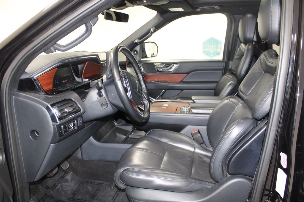 Used 2024 Lincoln Navigator Reserve image 24