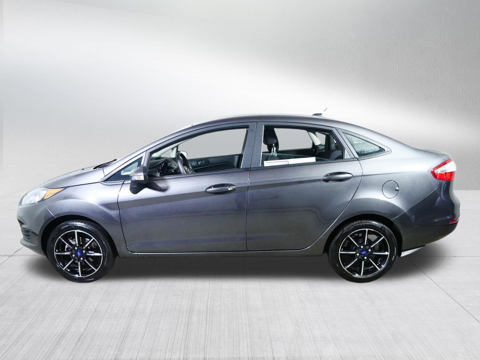 Used 2017 Ford Fiesta SE w/ Cold Weather Package FWD image 4