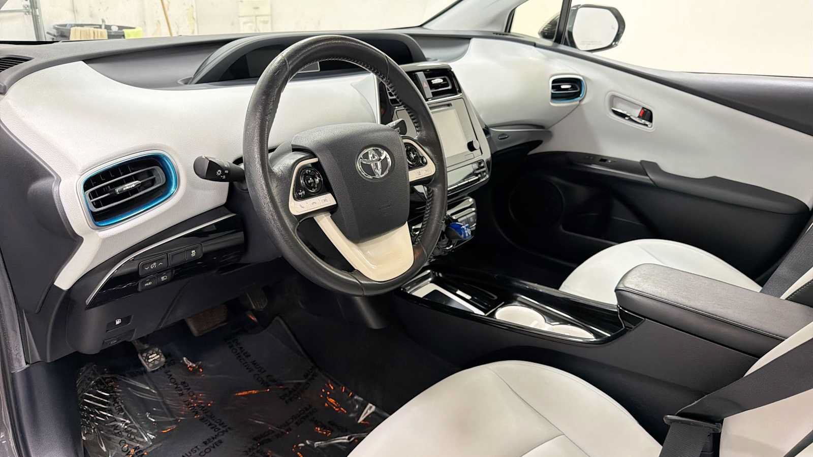 Certified 2016 Toyota Prius Four FWD image 12