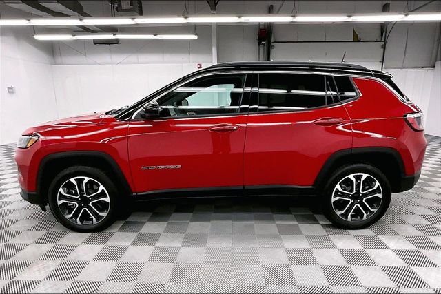 Used 2024 Jeep Compass Limited image 14
