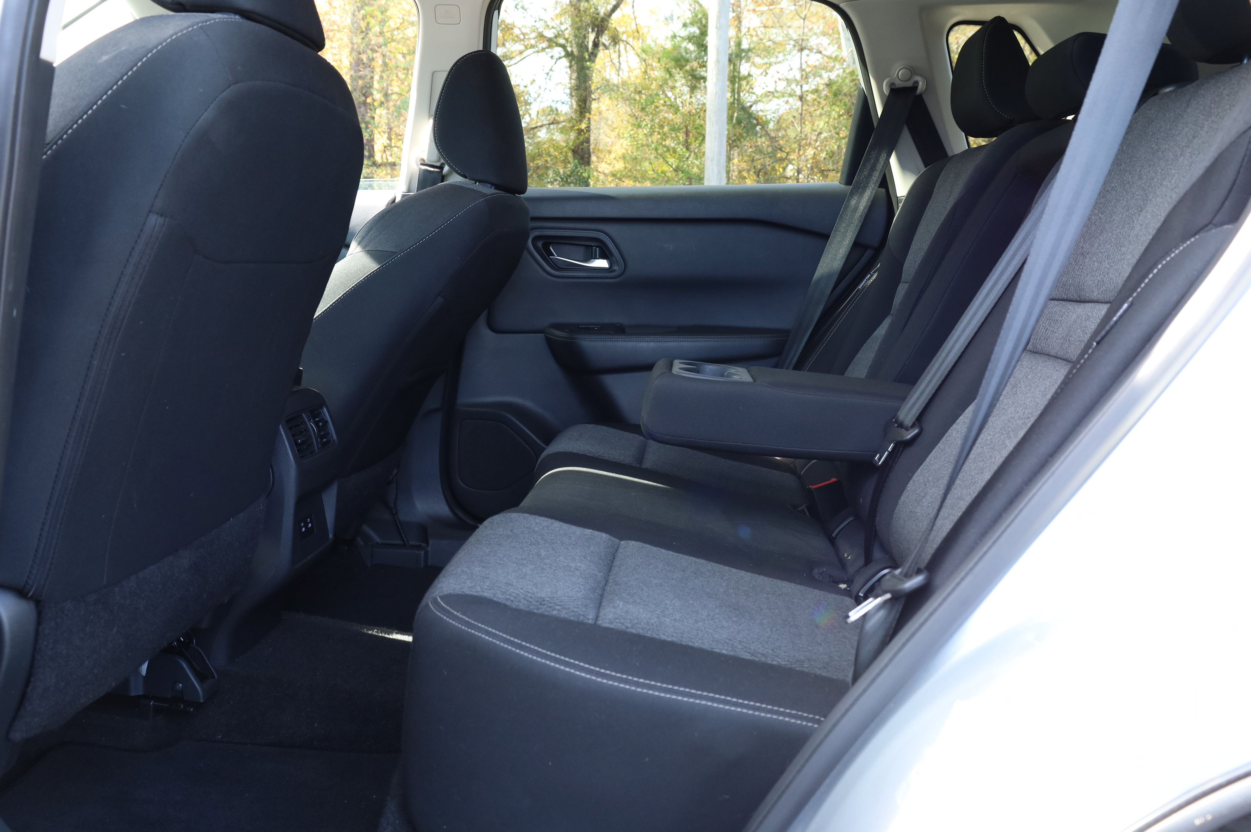 Used 2024 Nissan Rogue SV image 10