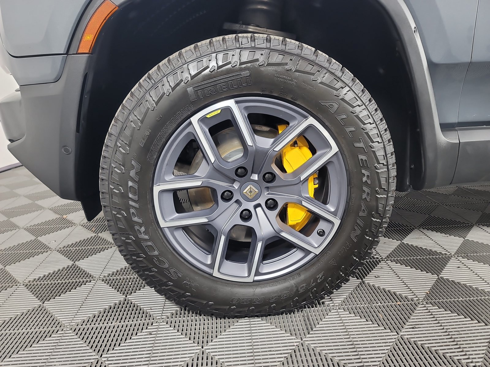 Used 2022 Rivian R1T Adventure AWD/4WD image 9