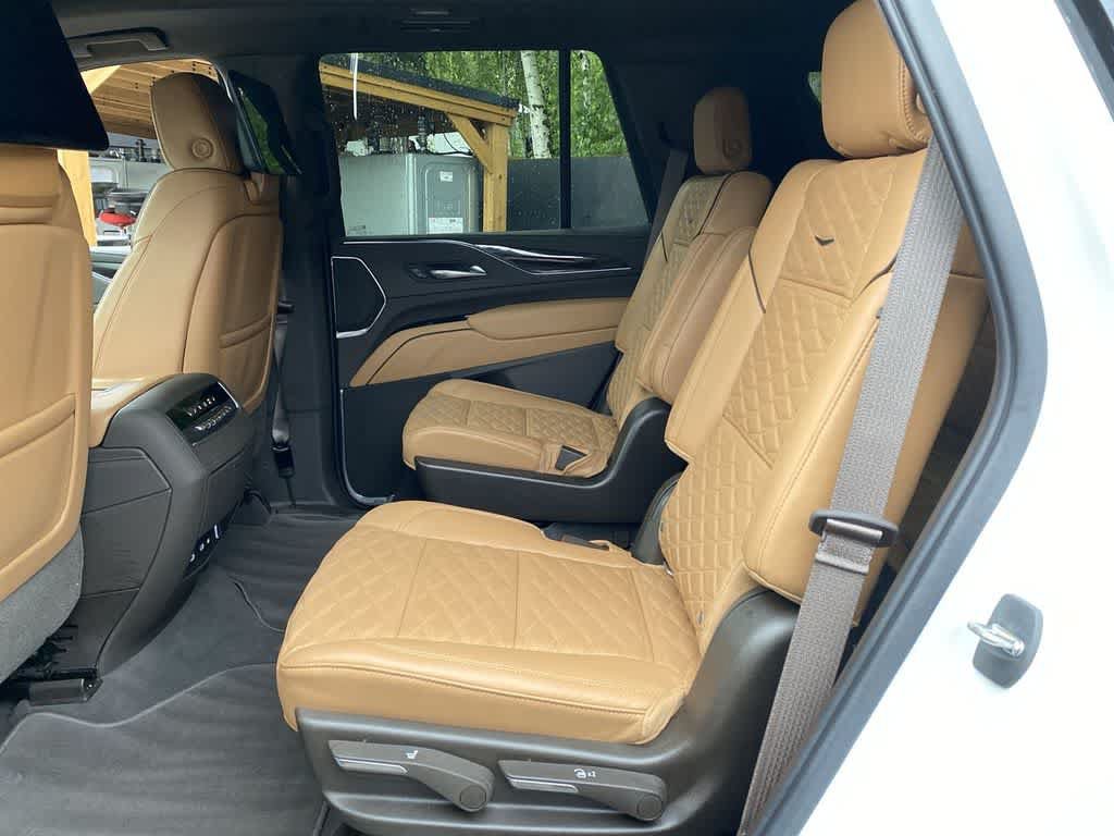 Used 2021 Cadillac Escalade Premium Luxury w/ Driver Assist Tech Package AWD/4WD image 17