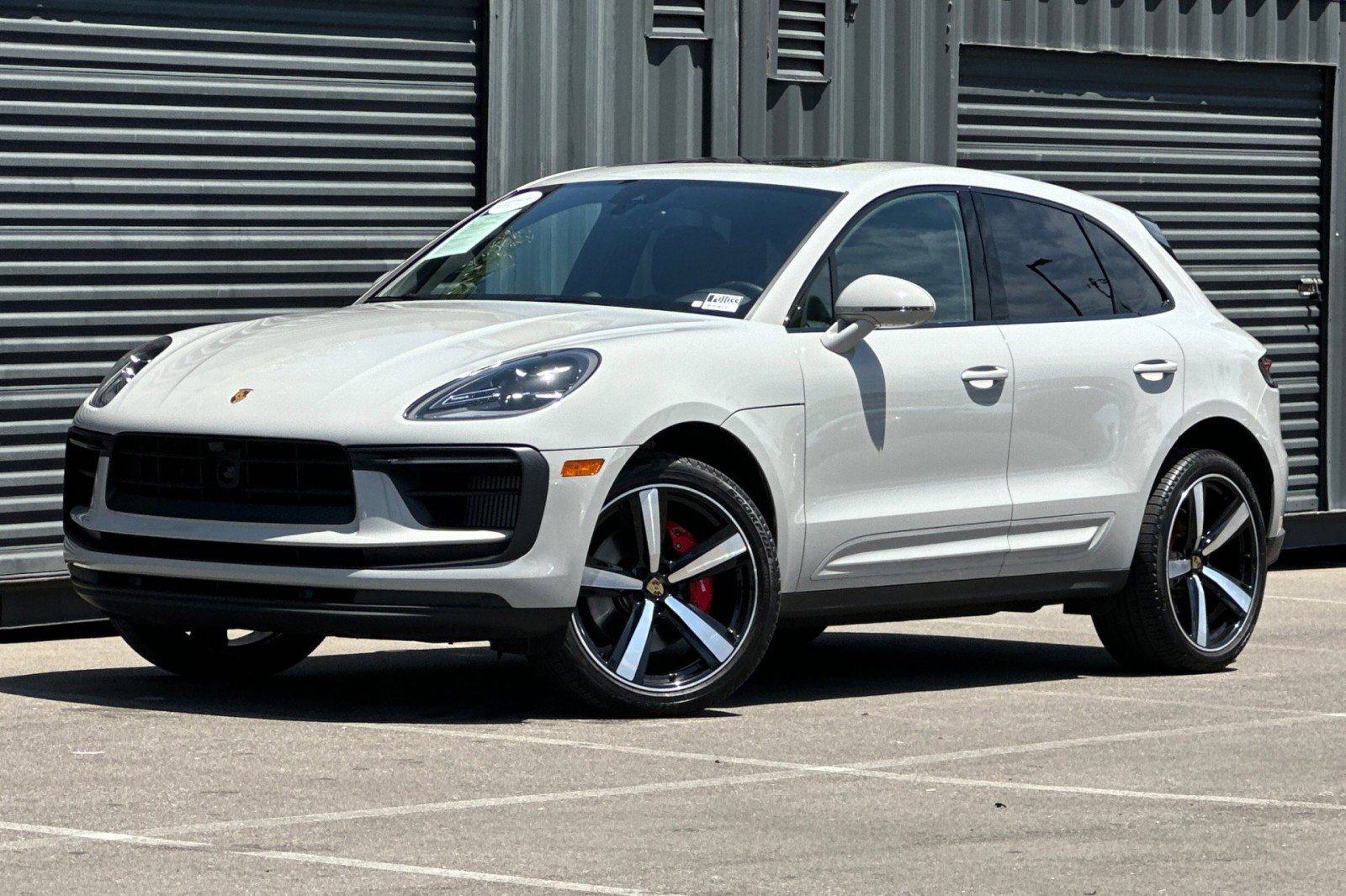 Certified 2024 Porsche Macan S AWD/4WD image 1