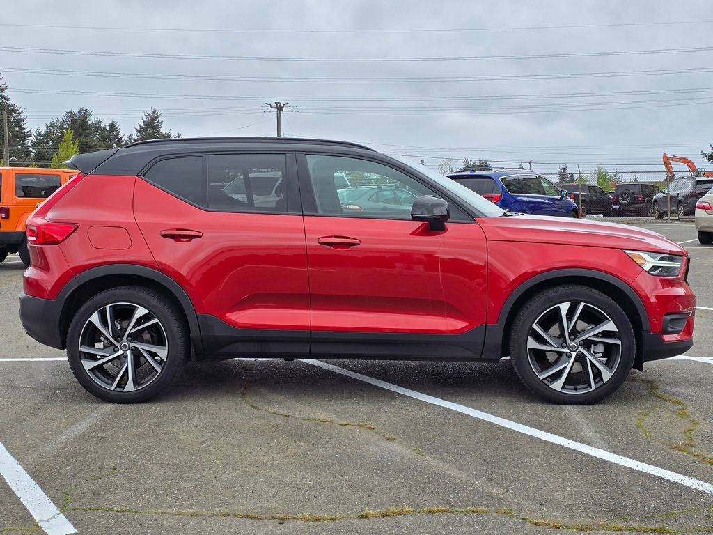 Used 2022 Volvo XC40 T5 R-Design w/ Advanced Package AWD/4WD image 7