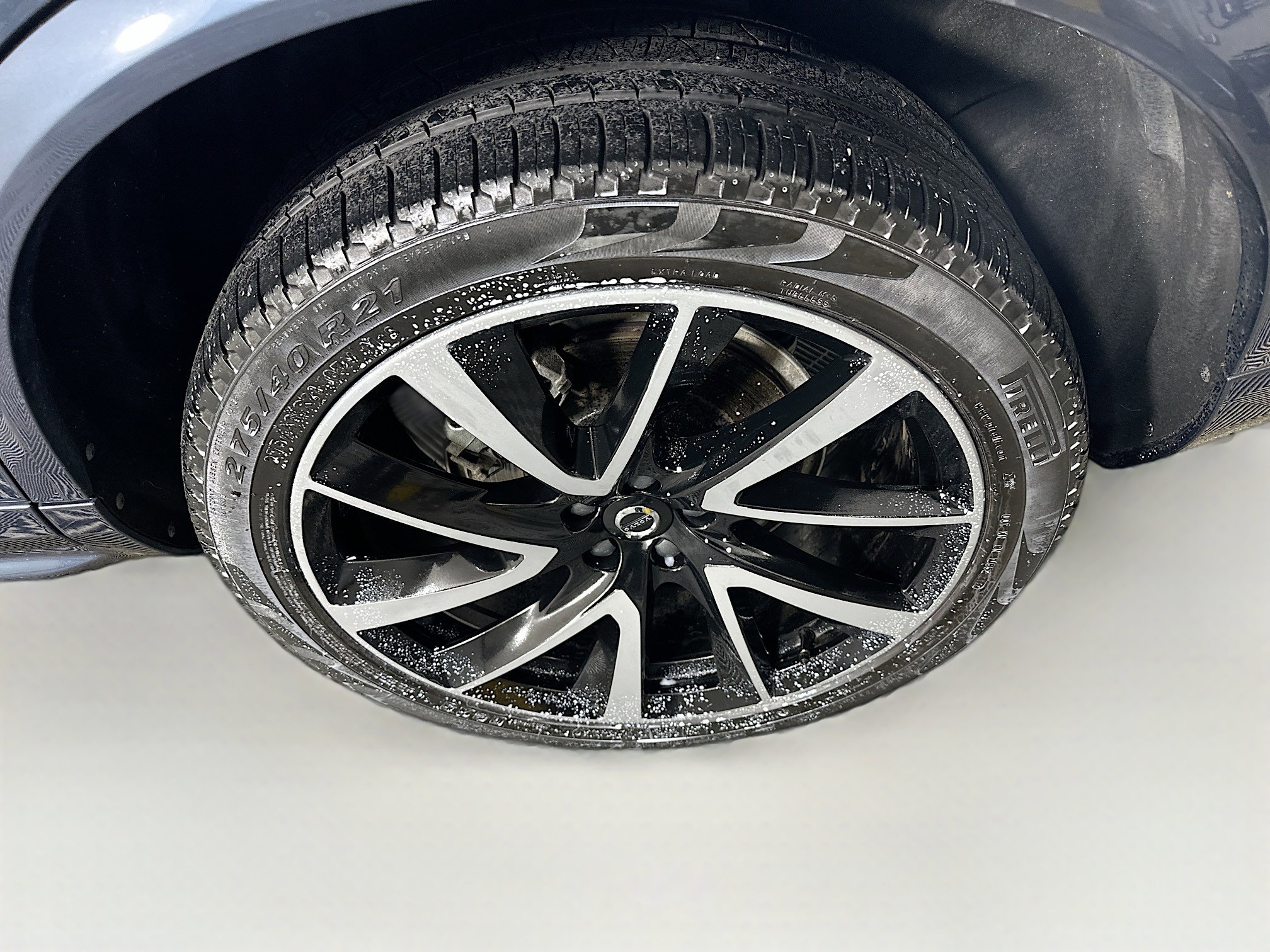 Used 2023 Volvo XC90 B6 Plus w/ Protection Package Premier image 11