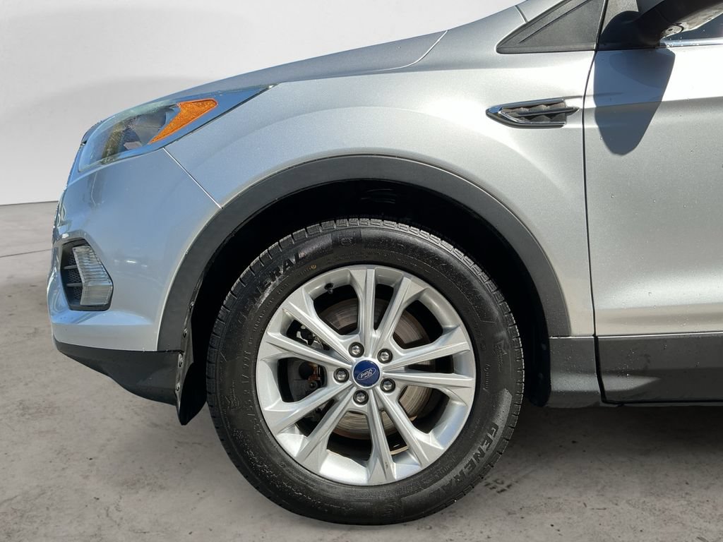 Used 2017 Ford Escape SE AWD/4WD image 9