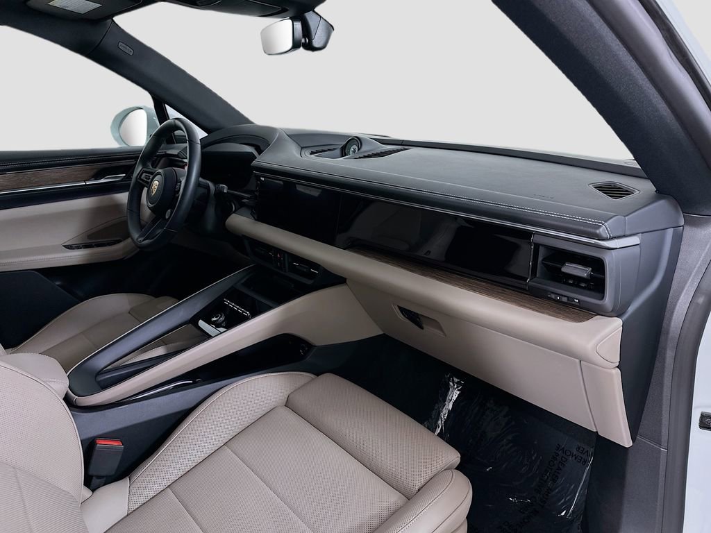 Used 2024 Porsche Macan 4 Electric image 32