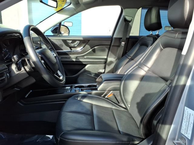 Used 2022 Lincoln Corsair AWD w/ Premium Package image 9
