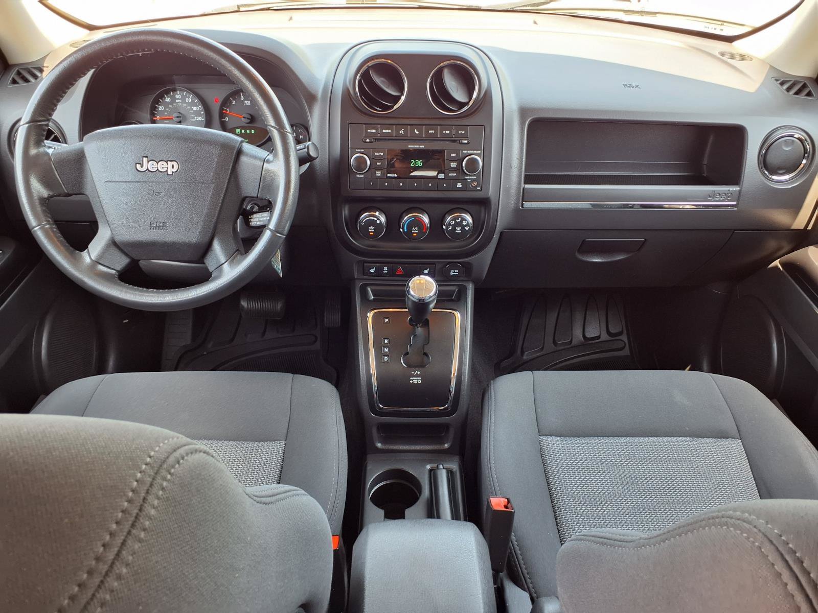 Used 2010 Jeep Patriot Latitude FWD image 8