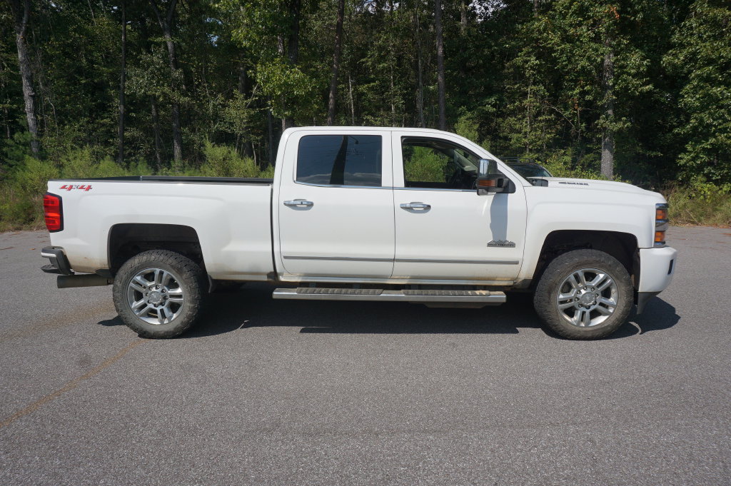 Used 2019 Chevrolet Silverado 2500 High Country w/ Duramax Plus Package AWD/4WD image 21