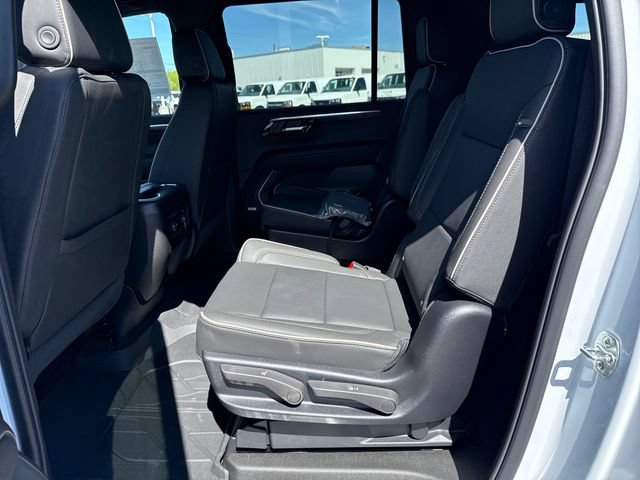 New 2026 Chevrolet Suburban Premier w/ Sun And Tow Package AWD/4WD image 28