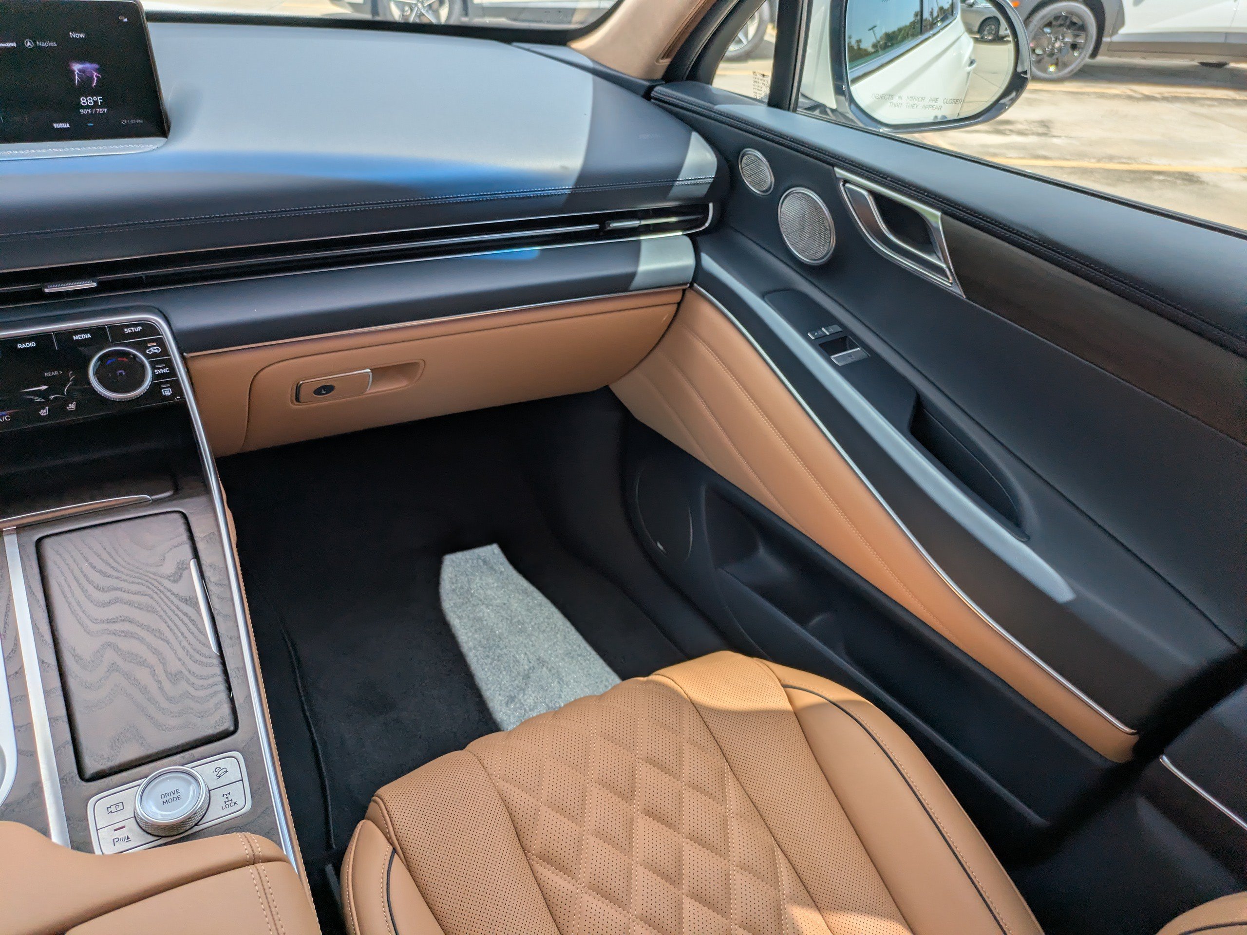 Certified 2024 Genesis GV80 3.5T Prestige Signature AWD/4WD image 16