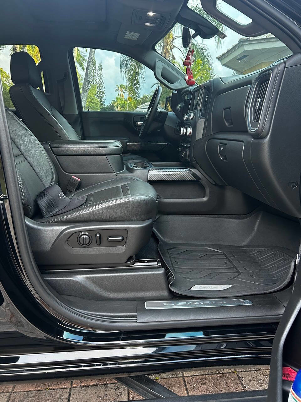 Used 2020 GMC Sierra 1500 Denali w/ Technology Package image 14