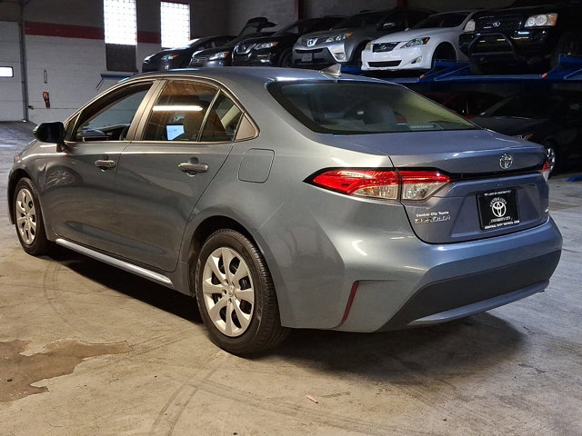 Used 2022 Toyota Corolla LE FWD image 4