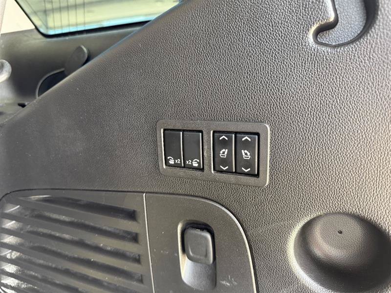 Used 2015 Chevrolet Tahoe LTZ AWD/4WD image 27