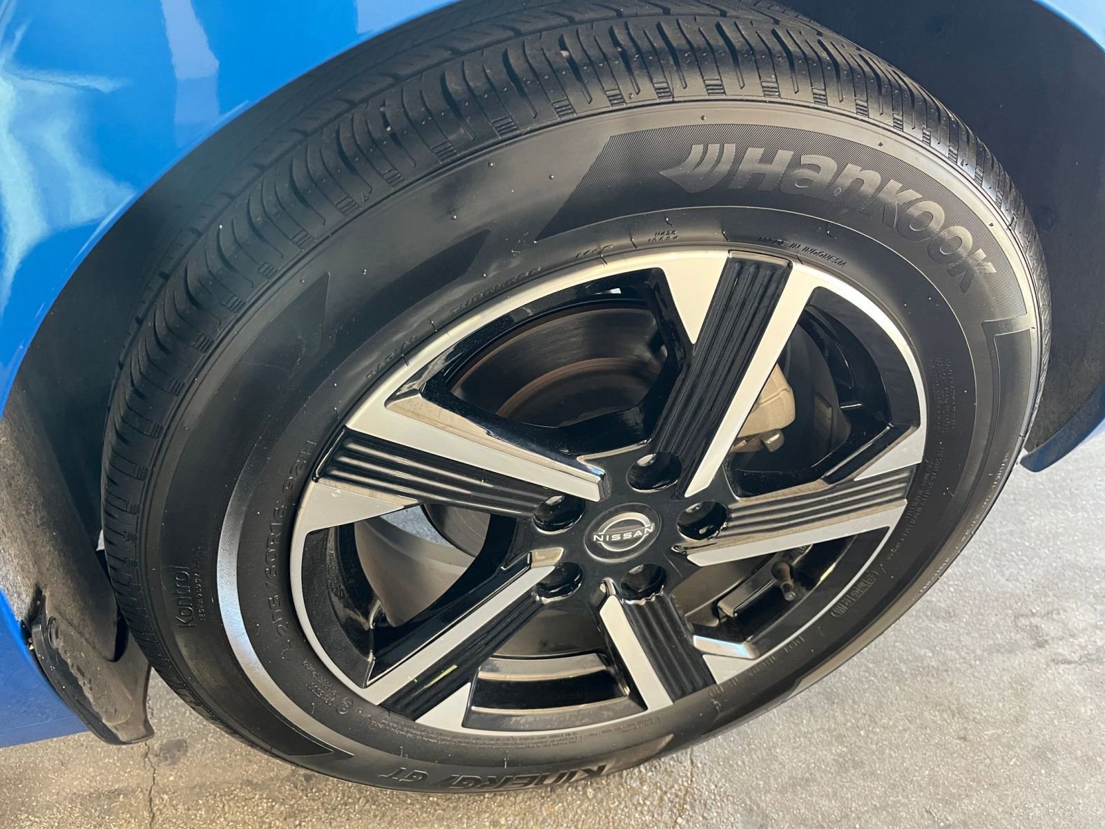 Used 2025 Nissan Sentra SV FWD image 28