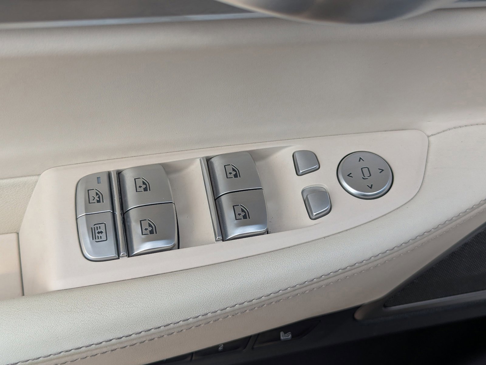 Used 2021 BMW 740i w/ M Sport Package image 25