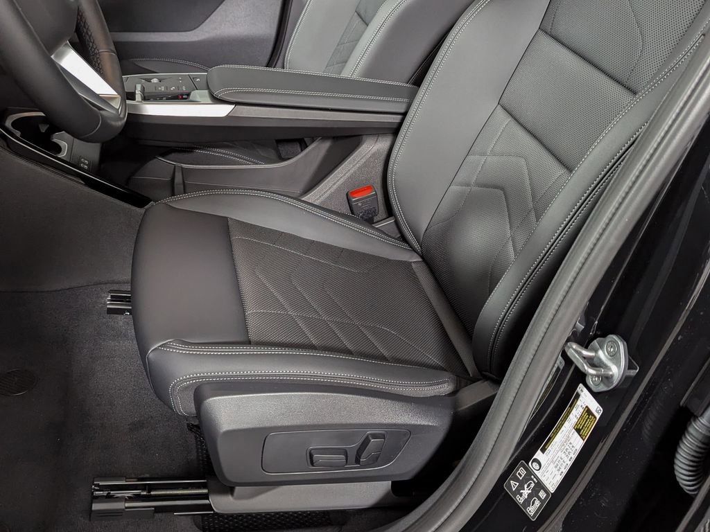 New 2026 BMW X2 xDrive28i w/ Convenience Package image 14