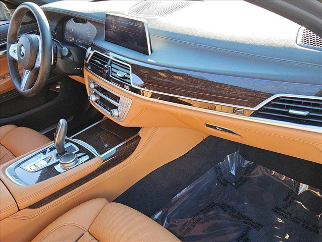 Used 2021 BMW 750i xDrive w/ M Sport Package AWD/4WD image 23