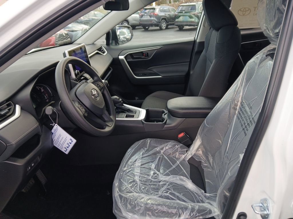 New 2025 Toyota RAV4 LE image 6