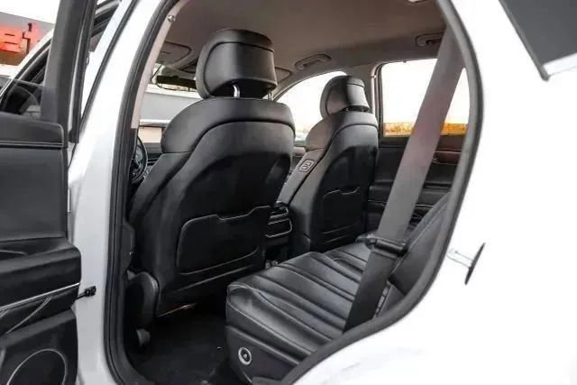 Used 2024 Genesis GV80 2.5T image 48