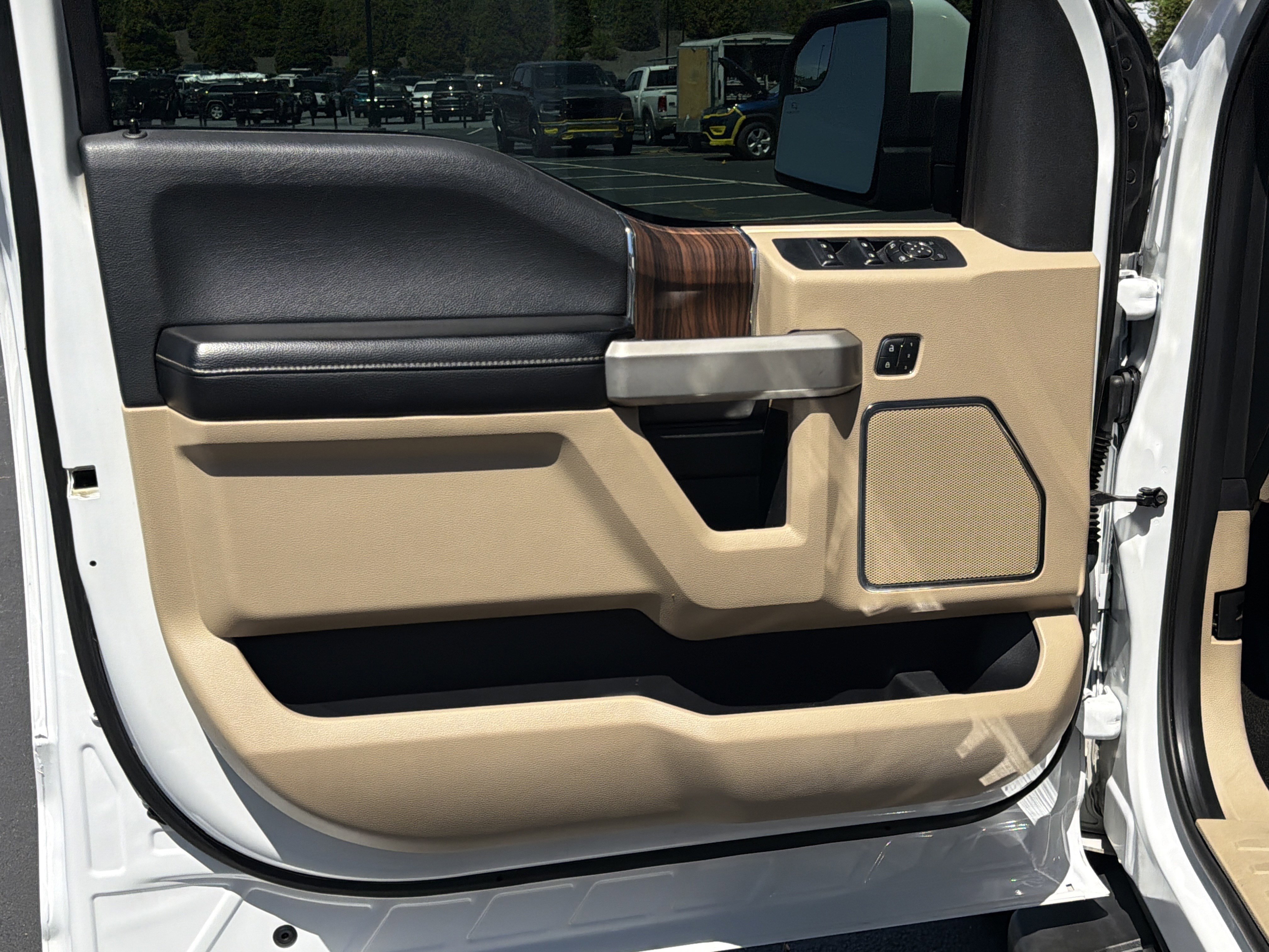 Used 2015 Ford F150 Lariat w/ Trailer Tow Package AWD/4WD image 13