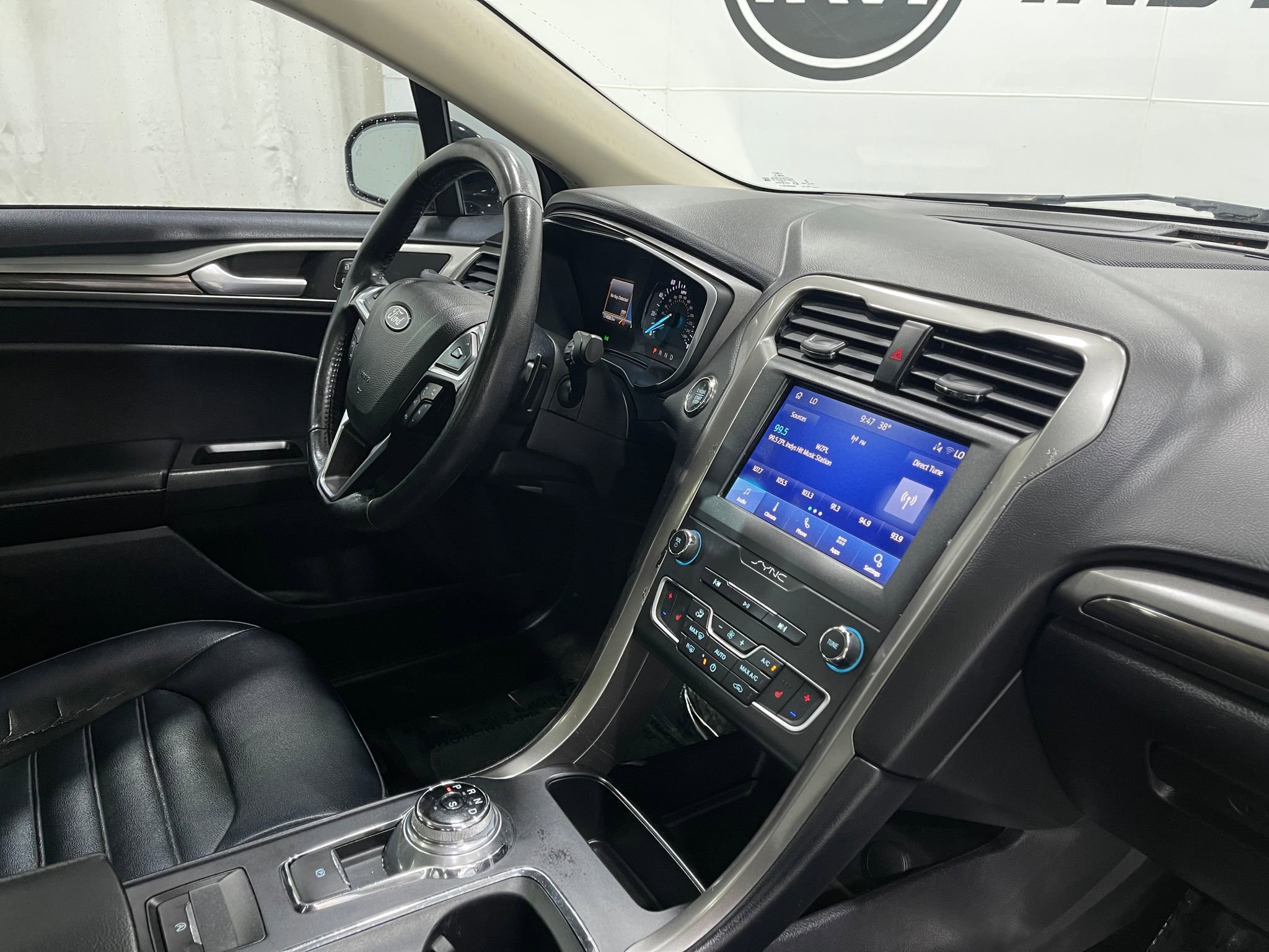 Used 2019 Ford Fusion SEL FWD image 19