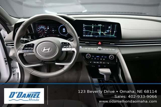 Used 2024 Hyundai Elantra SEL w/ Convenience Package FWD image 26