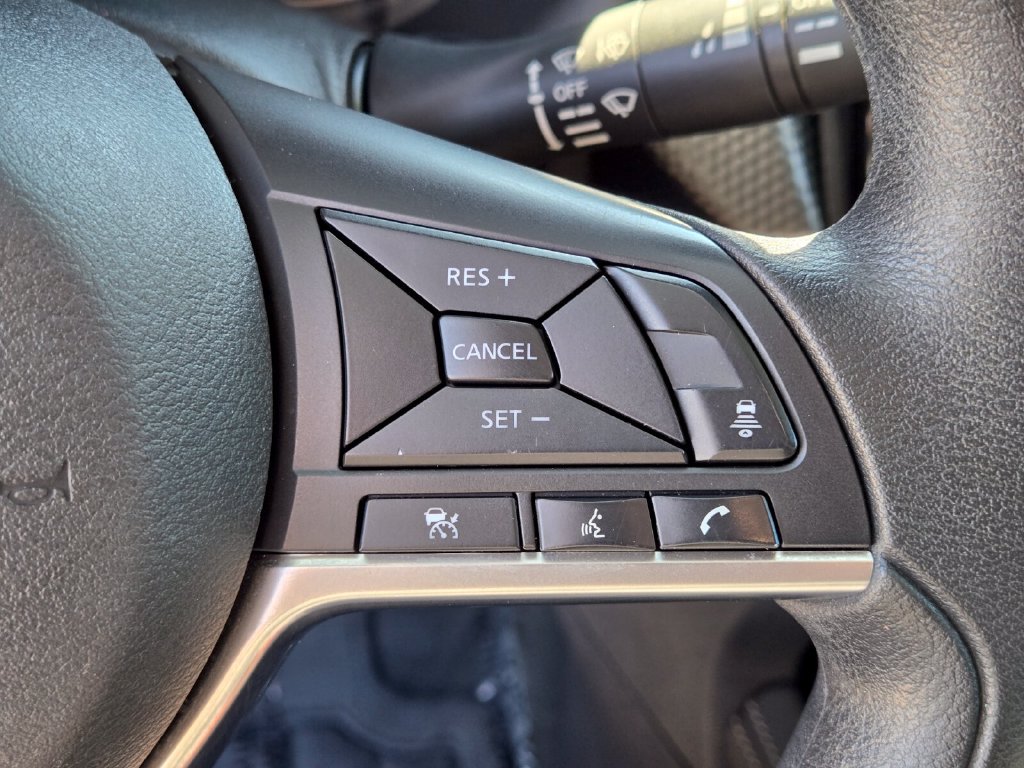 Used 2023 Nissan Kicks SV FWD image 31