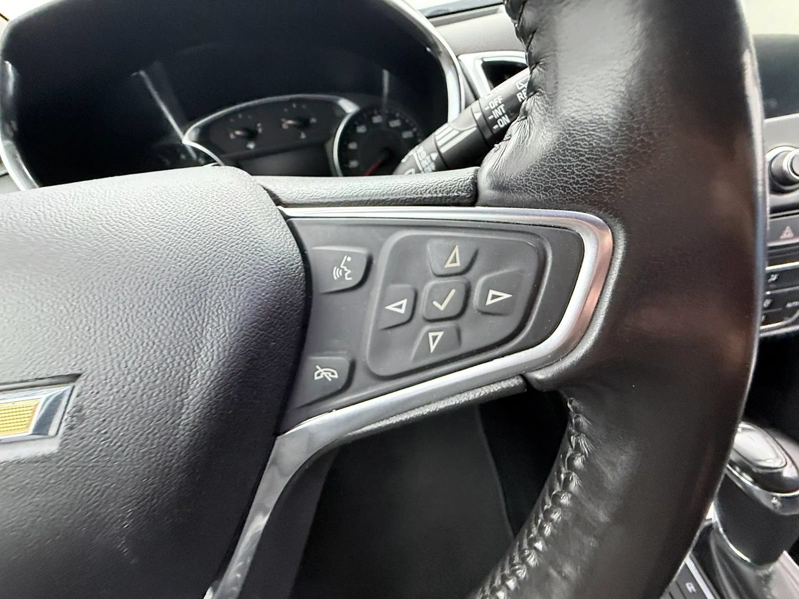 Used 2019 Chevrolet Equinox LT FWD image 15