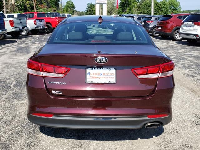 Used 2018 Kia Optima LX w/ 17" Alloy Wheels Package FWD image 6