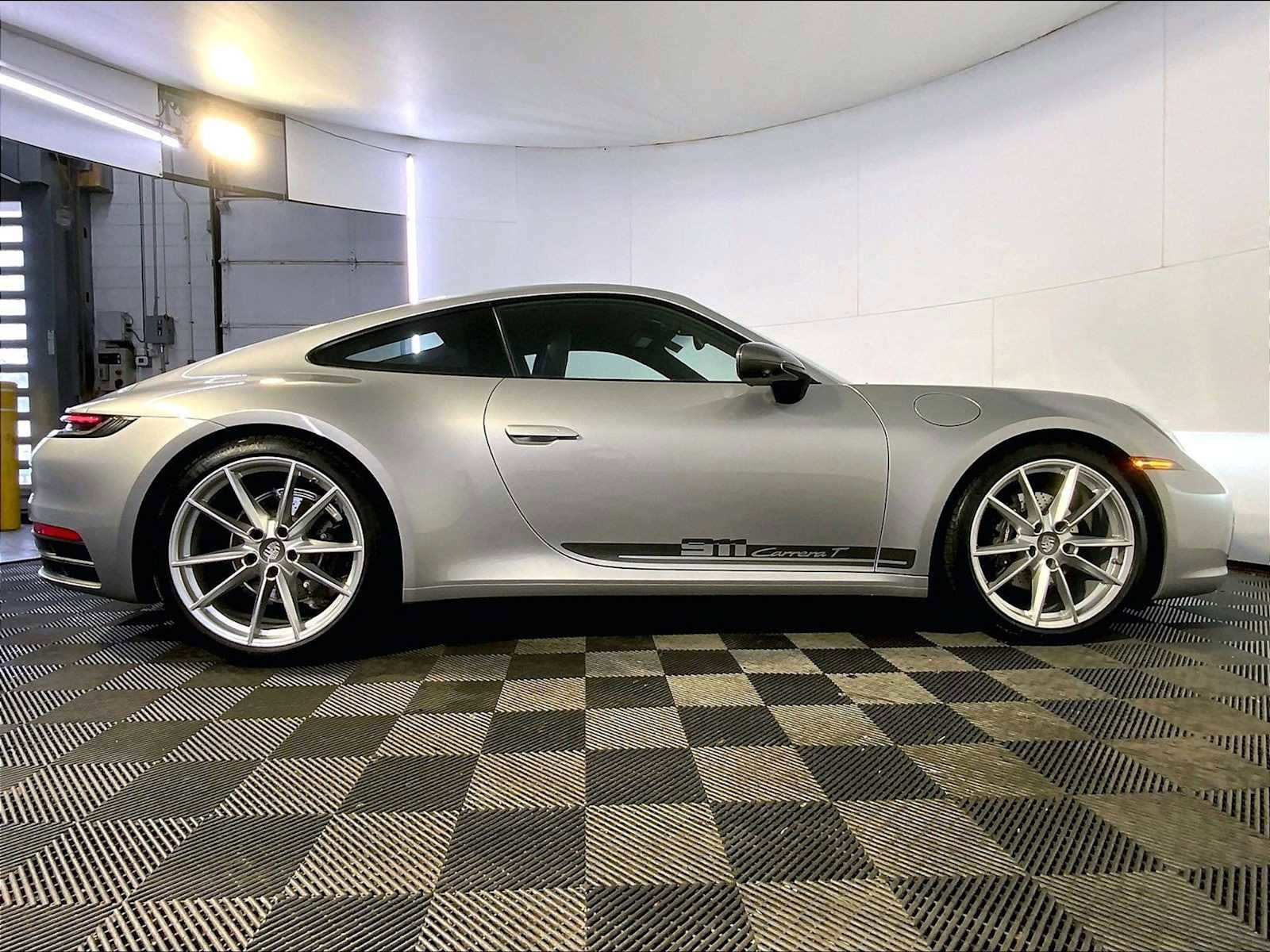Used 2024 Porsche 911 Carrera T image 8