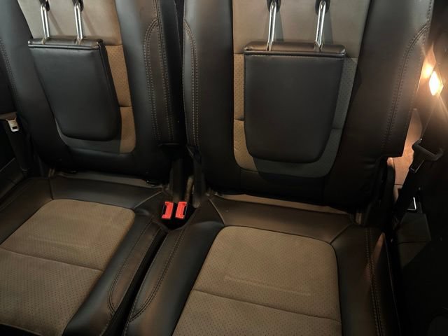 Used 2017 Ford Explorer XLT w/ Equipment Group 202A AWD/4WD image 25