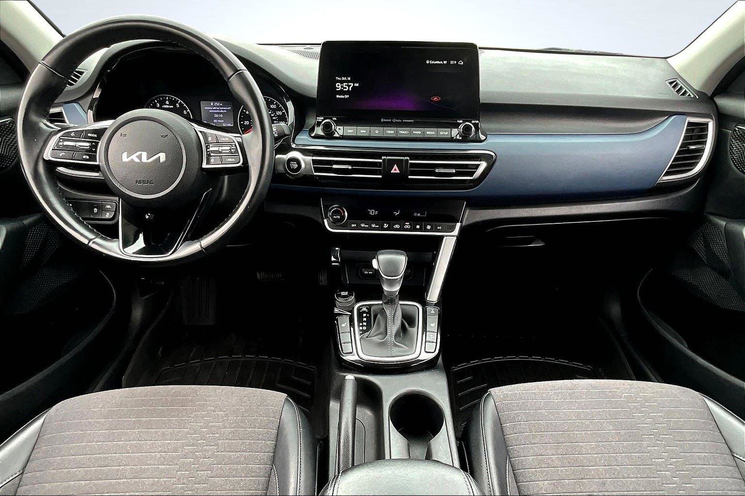 Used 2023 Kia Seltos Nightfall Edition image 16