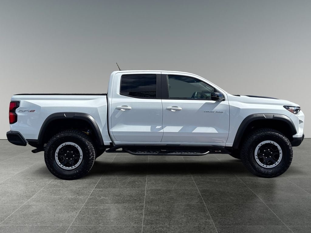 Used 2024 Chevrolet Colorado ZR2 w/ Technology Package AWD/4WD image 8