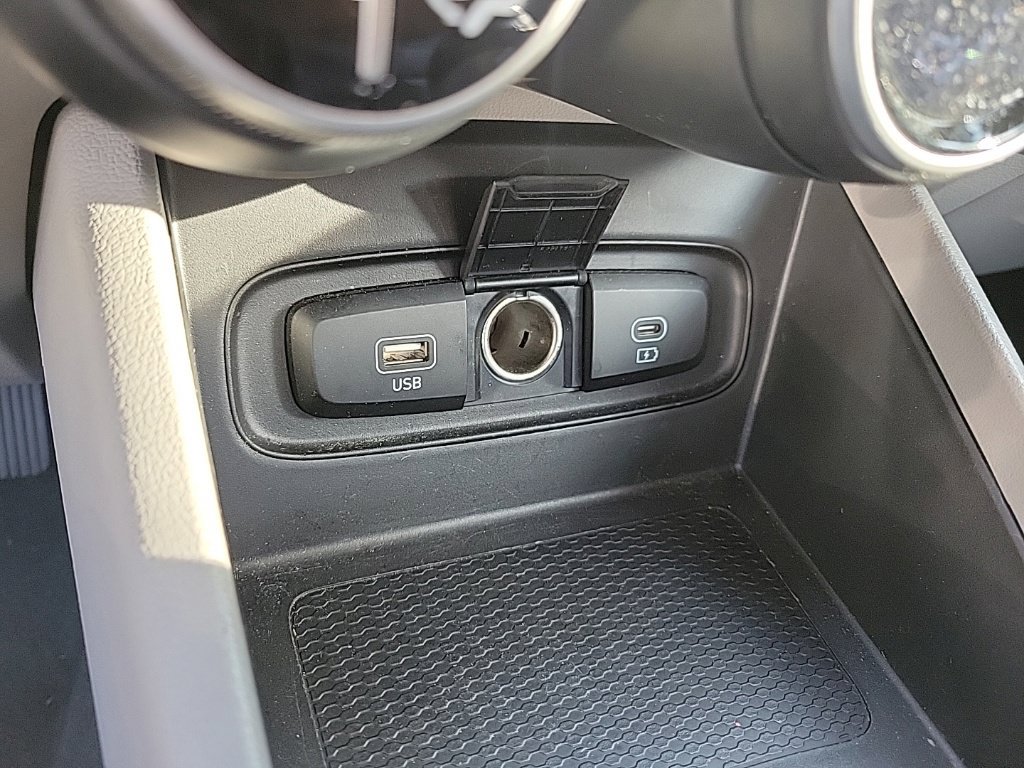 Used 2024 Hyundai Venue SEL FWD image 10