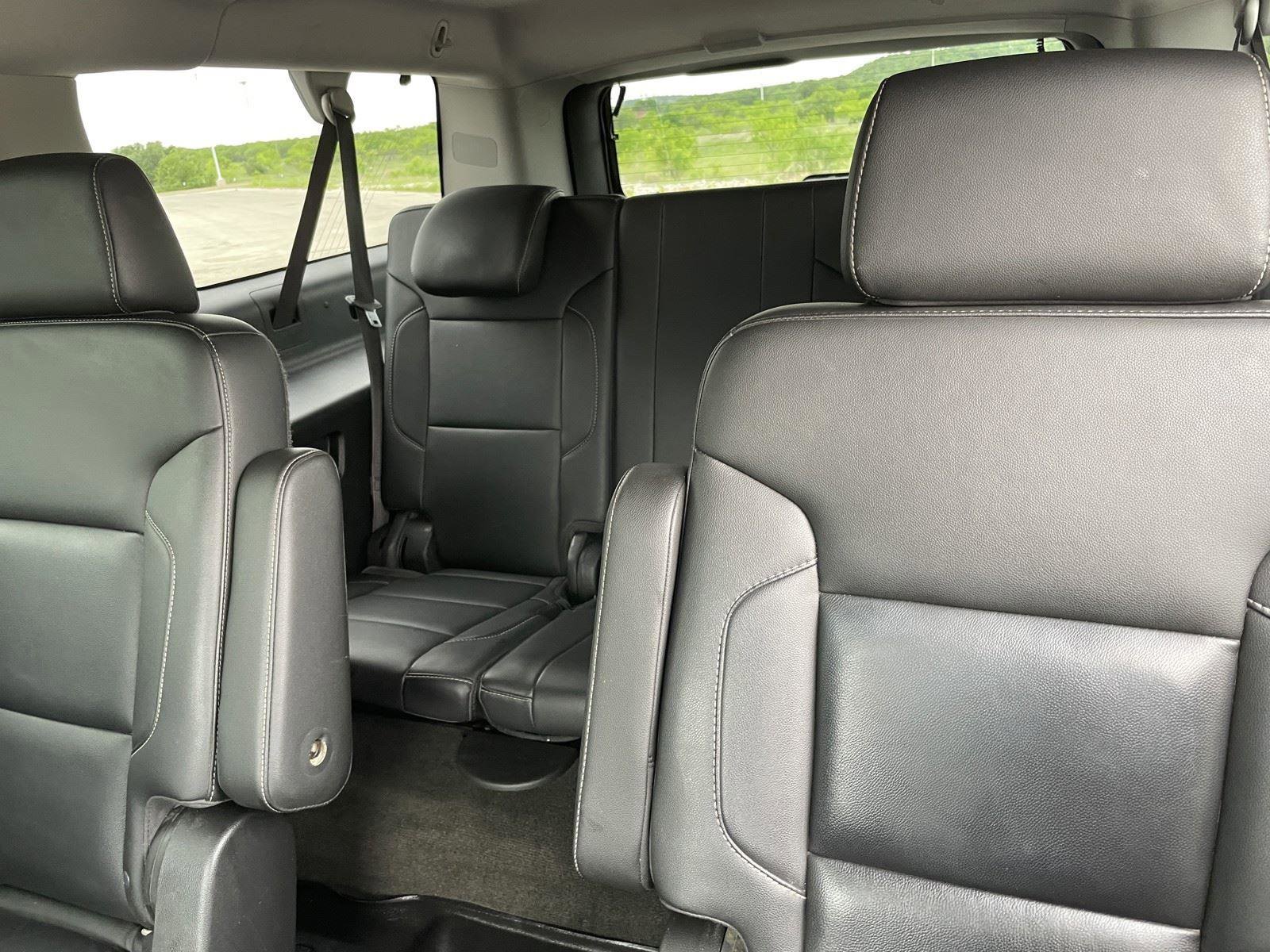 Used 2018 Chevrolet Suburban LT w/ Luxury Package RWD image 24
