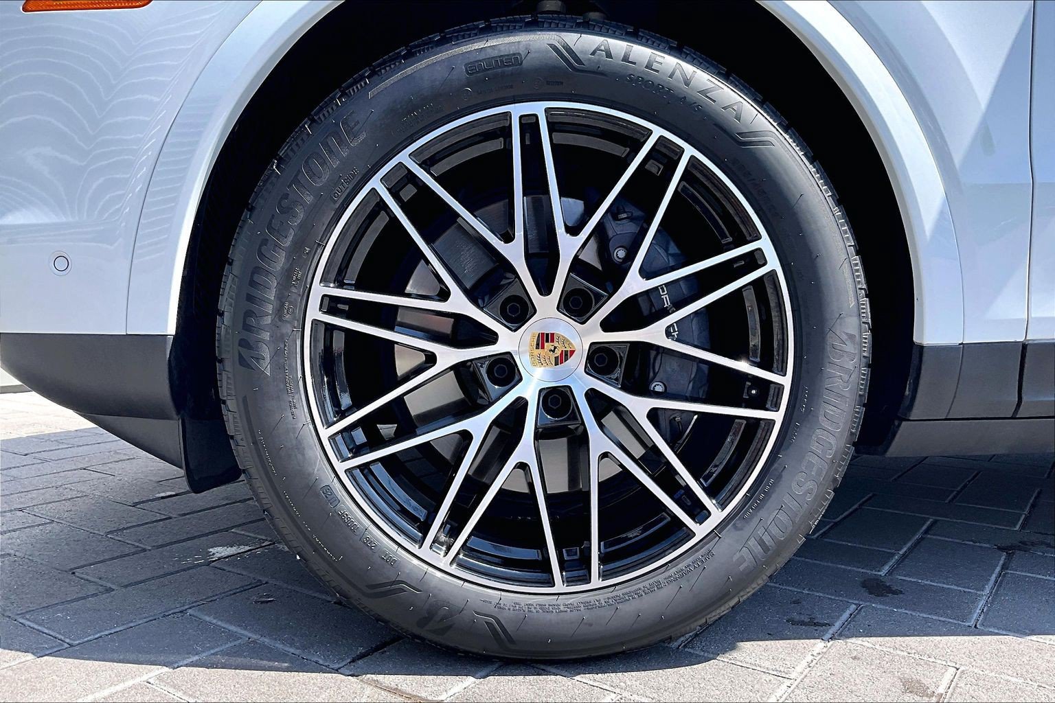 Used 2024 Porsche Cayenne Coupe AWD/4WD image 9