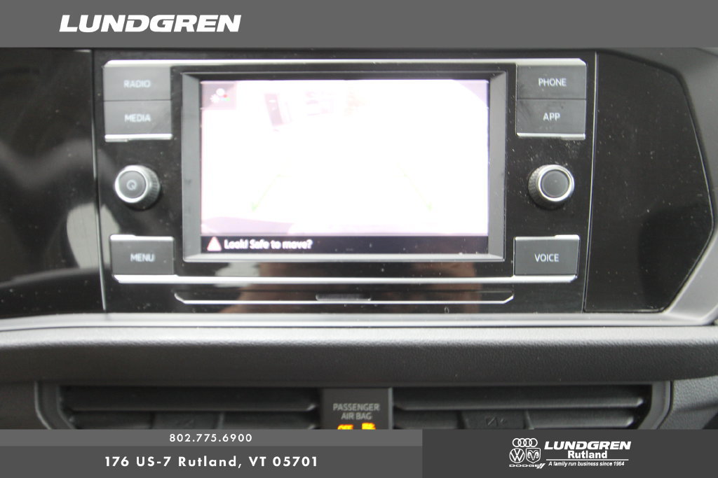 Used 2024 Volkswagen Jetta SE FWD image 2